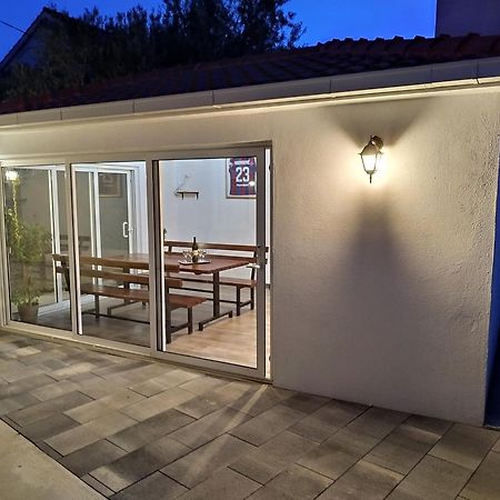 Ferienwohnung Perivoj Kaštela Exterior foto